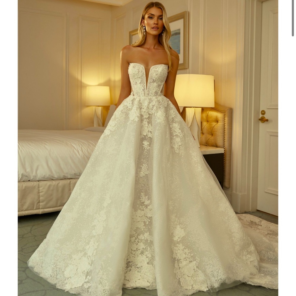 La Premiere Nora Wedding Dresss